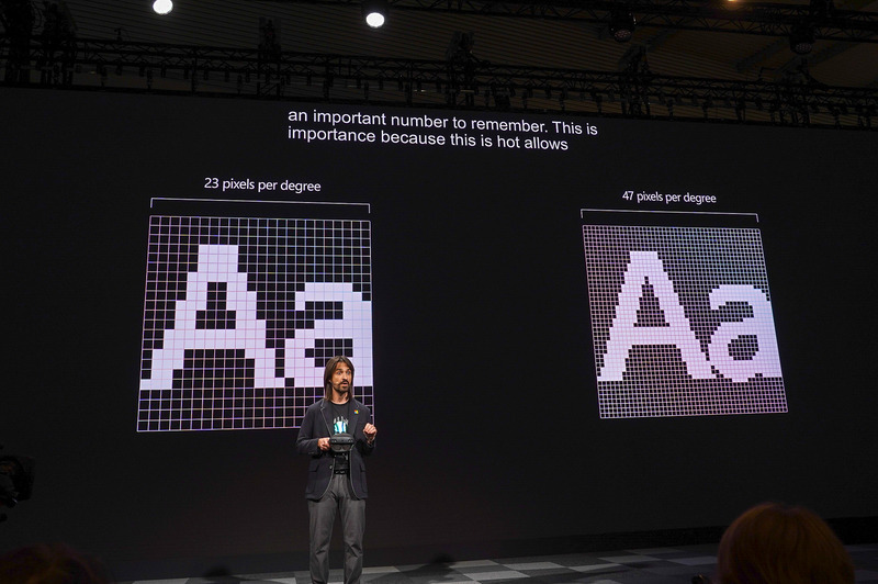 従来モデルでは1度あたり23ピクセル、HoloLens 2では1度あたり47ピクセルに