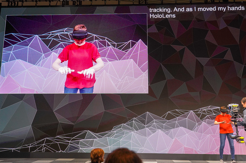 指の動きを検出できる