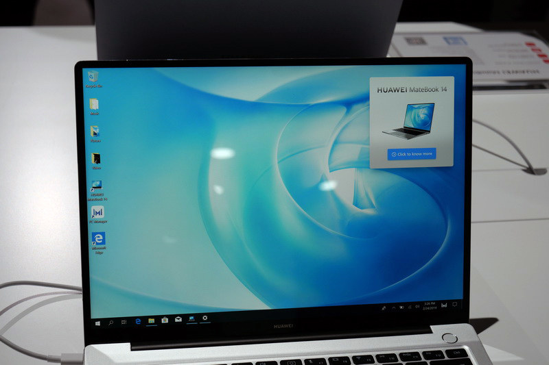 2,160×1,440ドット表示対応の14型液晶を搭載