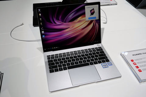 美品 MateBook 14 / i5-1240P / 16GB / 512GB タッチパネル対応の高精細ディスプレイ搭載『HUAWEI MateBook 14 2022