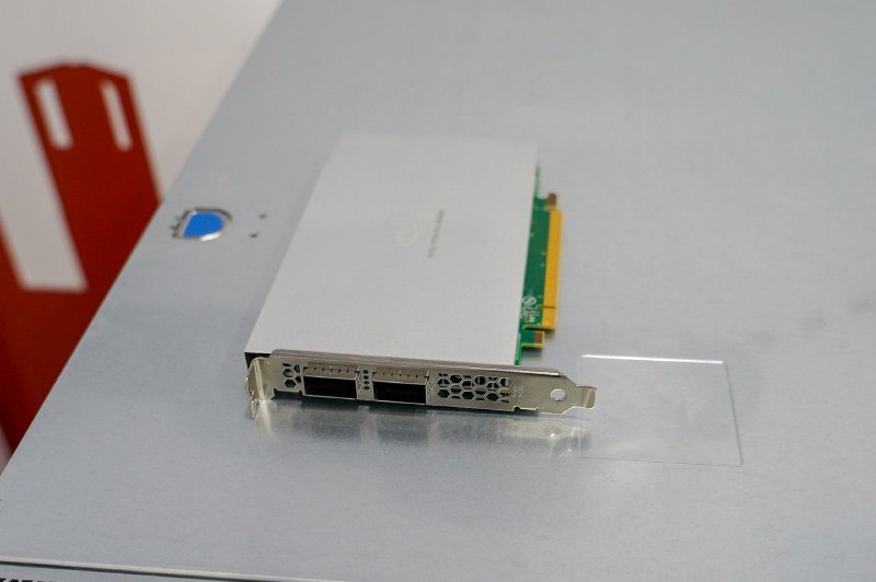 こちらはAlteraのFPGA搭載のラックサーバー