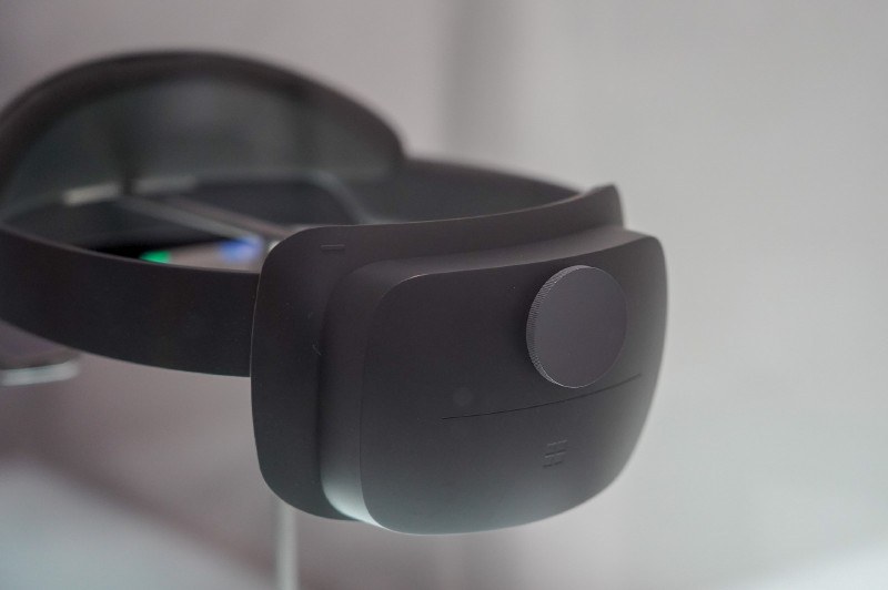 後ろから、ダイヤルで長さを調節する