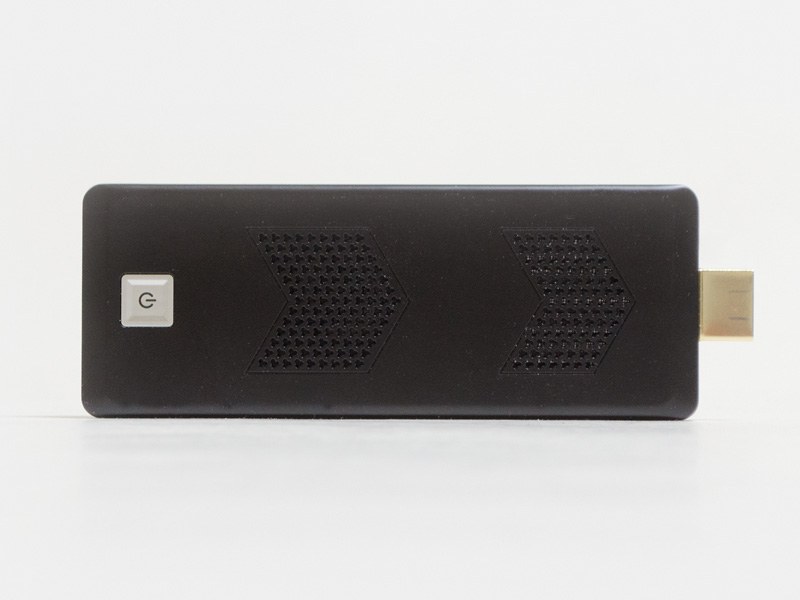 左側に電源ボタン。2つのスリットは放熱用。右側面にHDMI