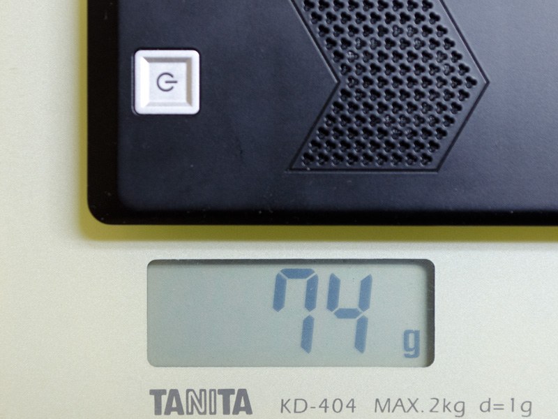 重量は実測で74g