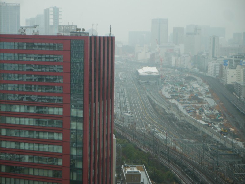 建設中の高輪ゲートウェイ駅も見える