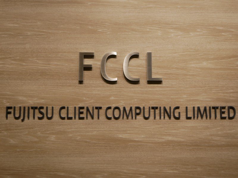 東京オフィスの入口にはFCCLの文字がある