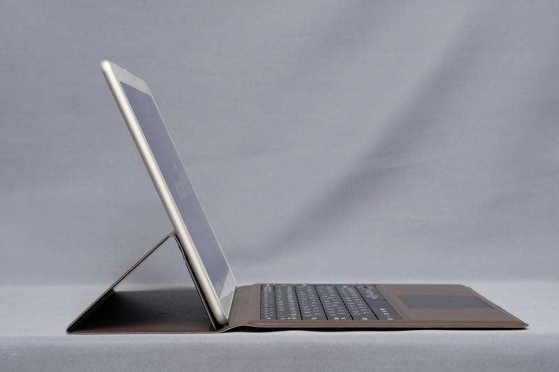 角度は3段階で調節できるが、無段階での角度調節は不可能だ