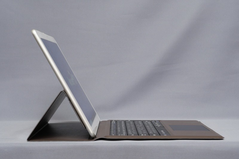 角度は3段階で調節できるが、無段階での角度調節は不可能だ