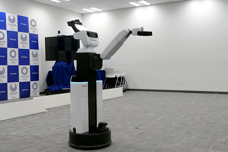 腕を伸ばして高いところのものを取ることもできる