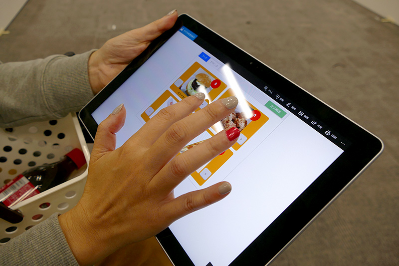 注文はタブレットで行なう