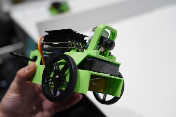 わずか250ドルで作成できるオープンソースのAIロボット学習キットのJetBot