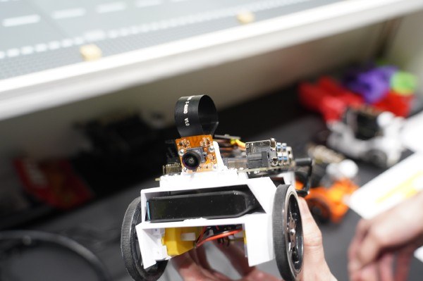 こちらはもう少し高めのカメラとなるLI-IMX219-MIPI-FF-NANOを装着している