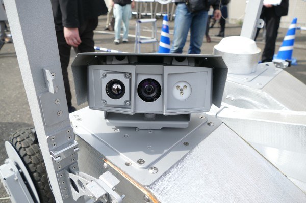 熱画像カメラなどを装備