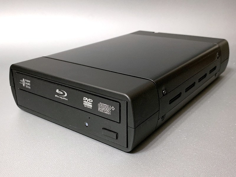 組み立て完了。色も揃っているので、別売のふたつの製品を組み合わせたようには見えない