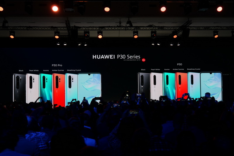 カラーは、P30 Pro、P30ともにもAmber Sunrise、Breathing Crystal、Pearl White、Aurora、Blackの5色を用意