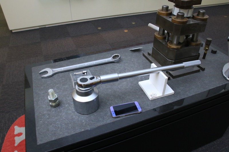 ビルや橋で使うボルトを締める超大型ソケットレンチも!