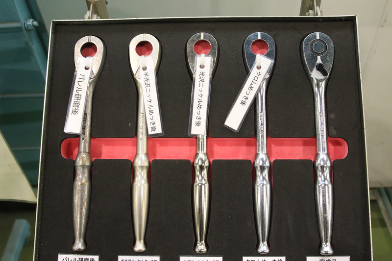 最後に3層のめっきしてピカピカの工具となる