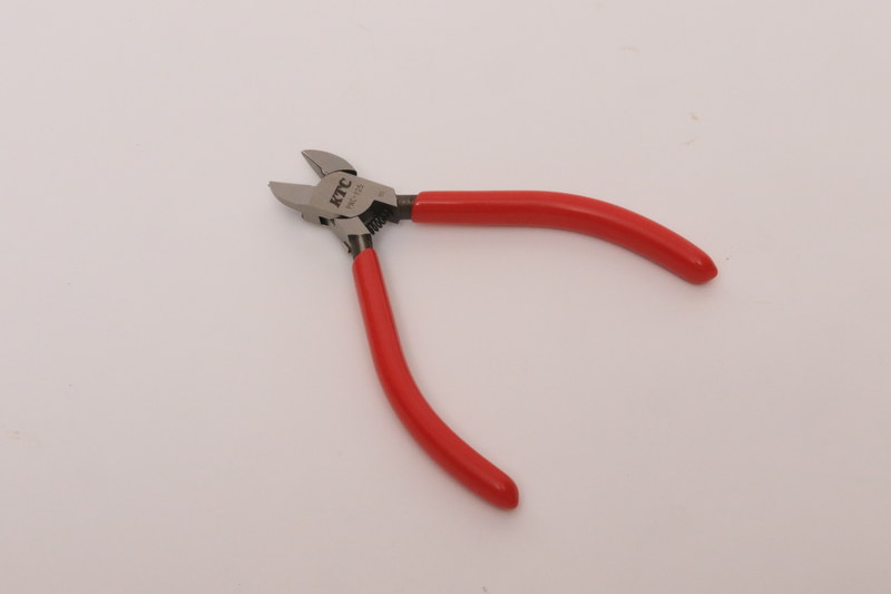 見た目はまったく普通のニッパ