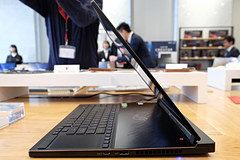 ASUS、RTX 2080搭載で厚さ17mm未満の超薄型15.6型ゲーミングノート