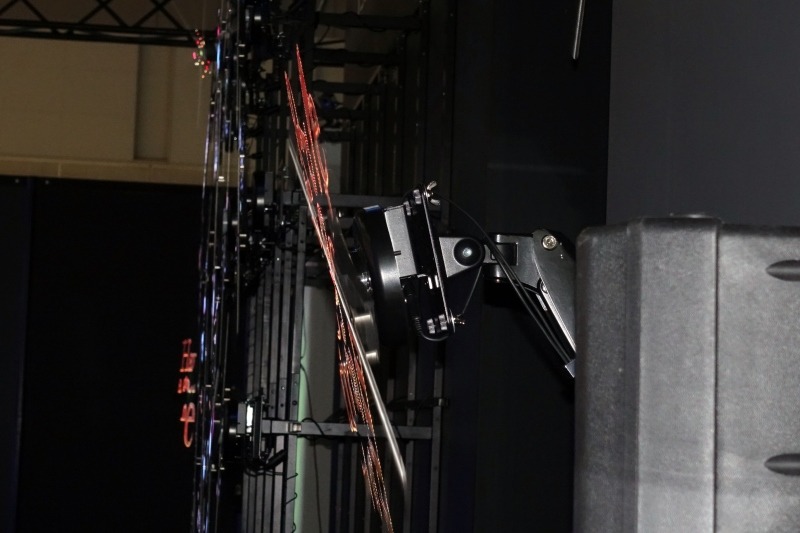 3D Phantomを横からみたところ、モーターにブレードが取り付けられた簡単な構造