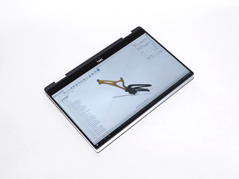 クラムシェルのほか、テント、タブレットへと変形する。とくに15.6型の大画面タブレットは、Windows 10の画面タッチがより小型のタブレットよりも格段に操作しやすい