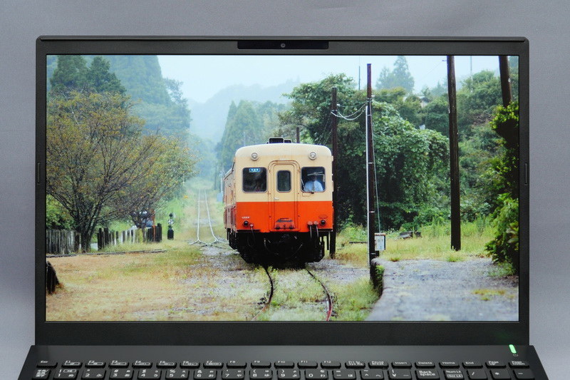 フルHDと4Kパネルは、高輝度、広視野角、広色域、ハイコントラスト表示に対応。写真なども鮮やかに表示できる