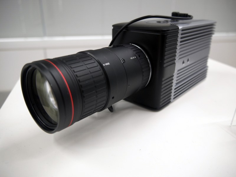 セキュリティ対策などにも利用できるインターネット対応の8Kネットワークカメラも展示していた