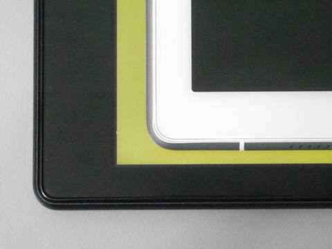 山口真弘の電子書籍タッチアンドトライ】約440g/厚さ7mmの軽量薄型10.1