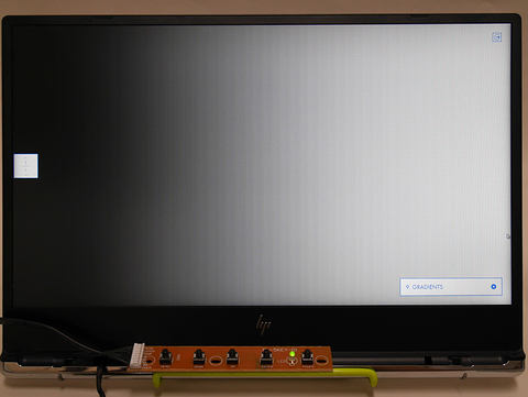 やじうまミニレビュー】ノートPCの液晶をディスプレイとして活用できる