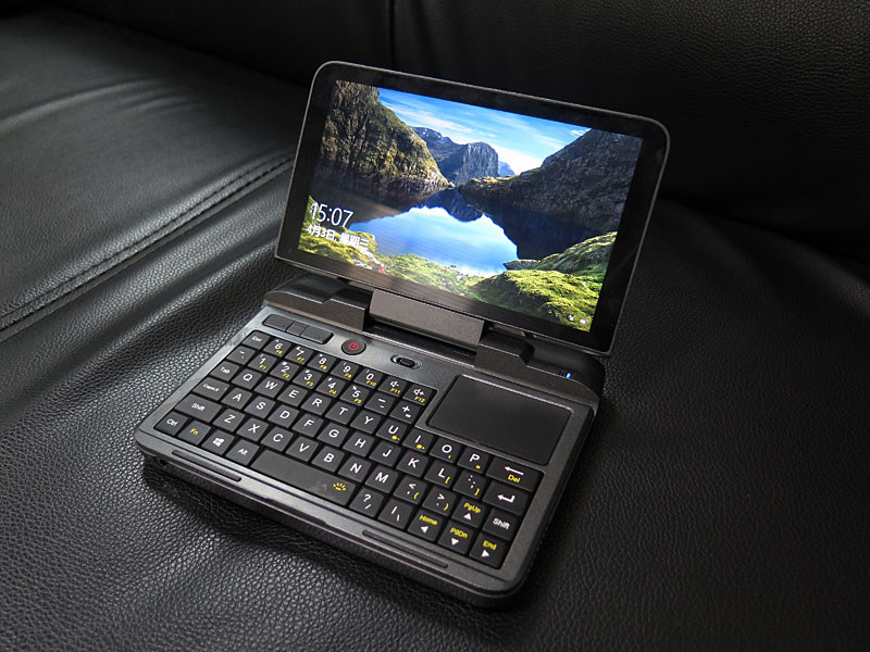 手のひらサイズのGPD MicroPC