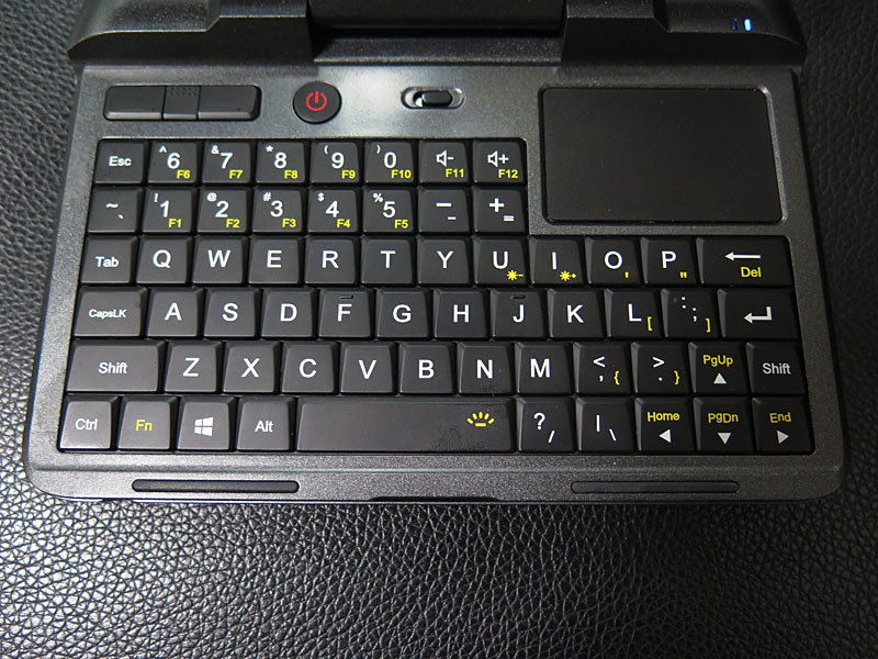 GPD WIN 2と比較して押しやすくなったGPD MicroPCのキーボード