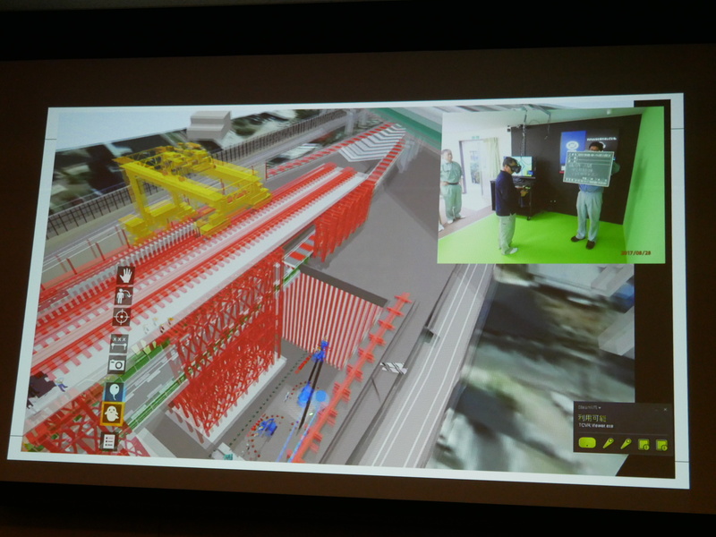 建設現場では高い場所から転落したりといった危険を再現できる