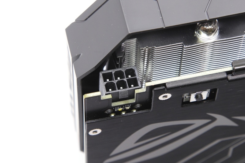 動作に必要な補助電源コネクタはPCI-E 6ピン1系統