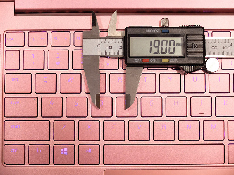 キーピッチは実測で約19㎜