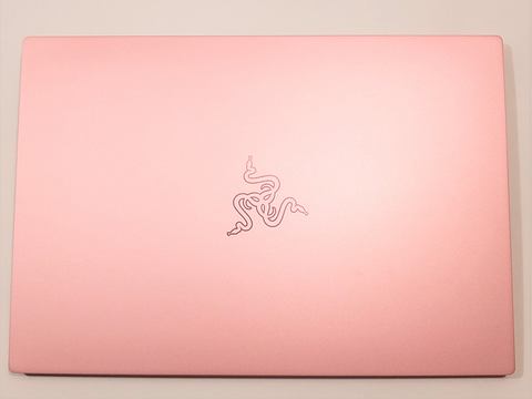 PC短評】ピンクカラーの13.3型ゲーミングノート「Razer Blade