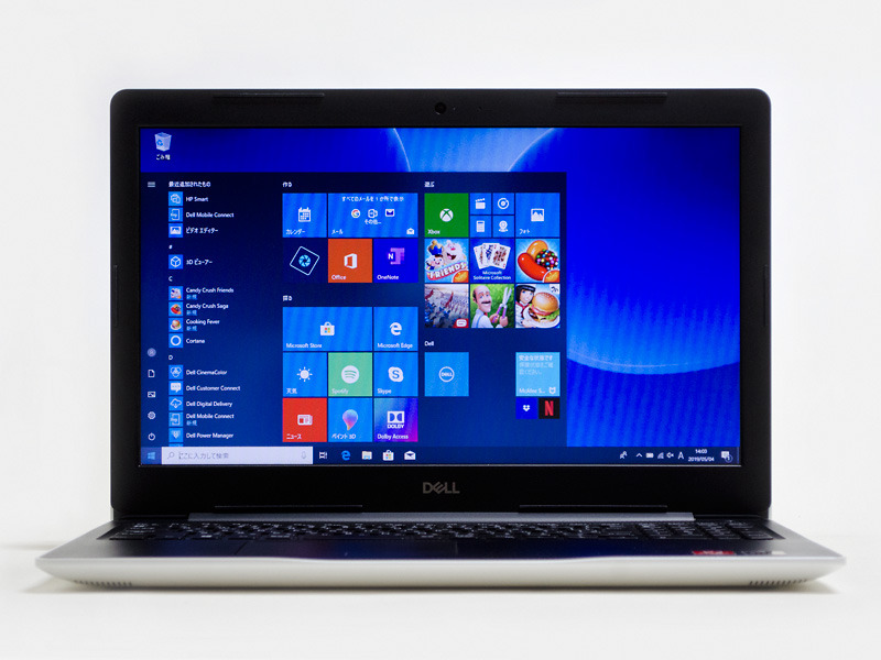 パネル中央上にHD対応Webカメラ。非光沢のHDパネルが使われている