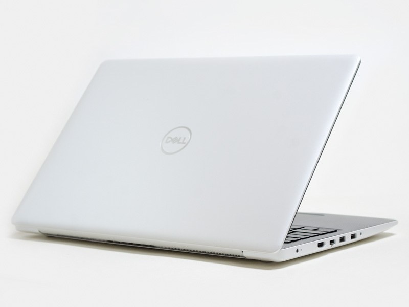 今回使用したのは本体色スパークリング ホワイト