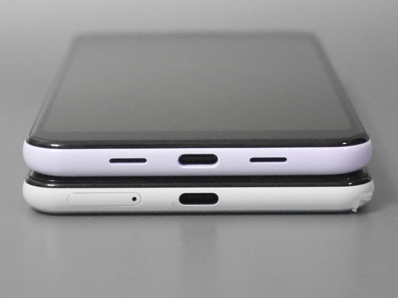 底面。USB Type-Cコネクタ両側のスピーカーが目立つ。Pixel 3 XLではこの面にSIMカードスロットがある
