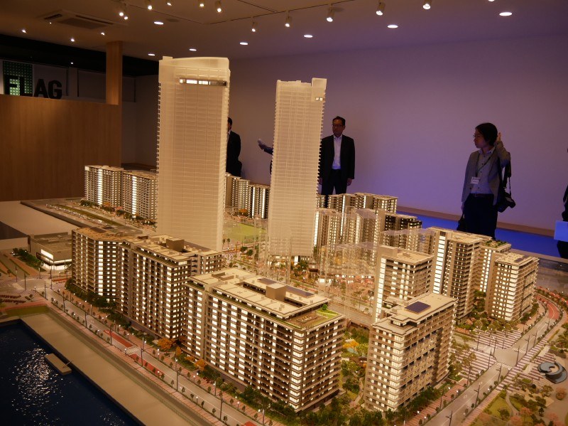 模型を利用したARによる街のくらしを再現する演出も行なっている