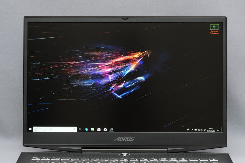 1,920×1,080ドット表示対応のLG製15.6型IPS液晶を採用。リフレッシュレートは最大144Hzに対応し、ゲーム画面も滑らかに描画される