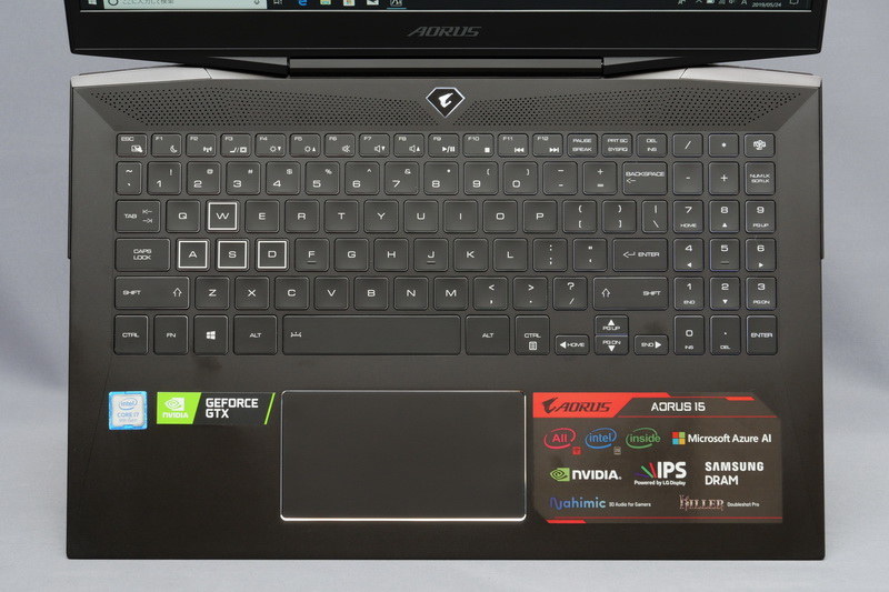 キーボードは、アイソレーションタイプの「RGB Fusion」を搭載