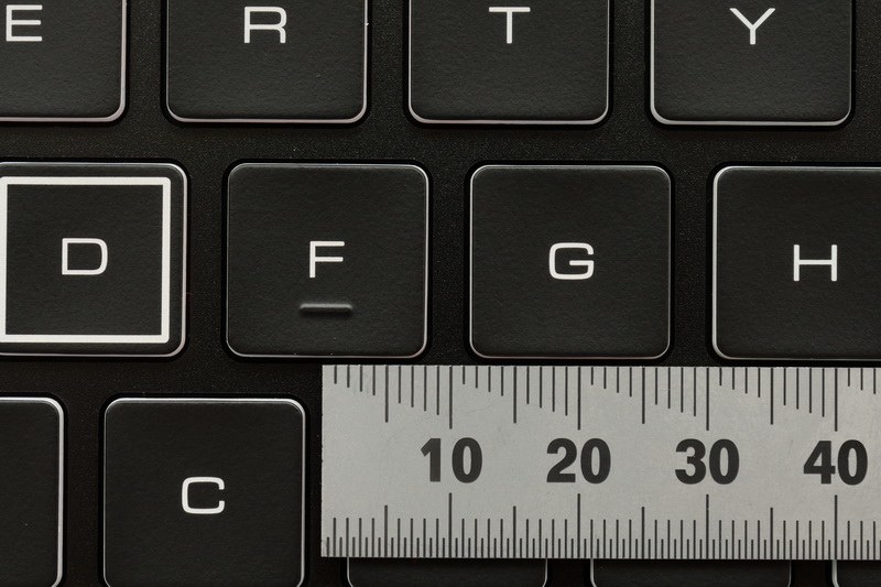 主要キーのキーピッチは約19mmフルピッチを確保