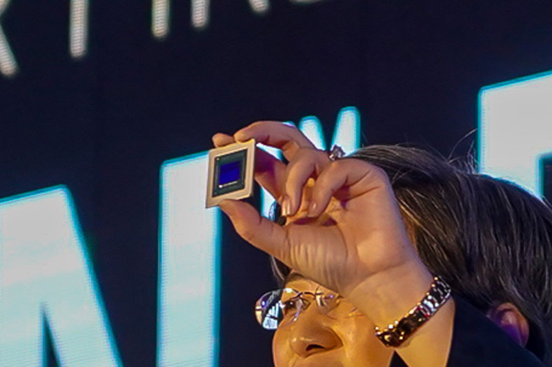 NAVIのダイとパッケージ