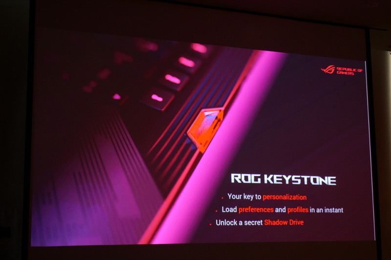 パーソナルセッティング情報を保存して持ち運べる「ROG Keystone」