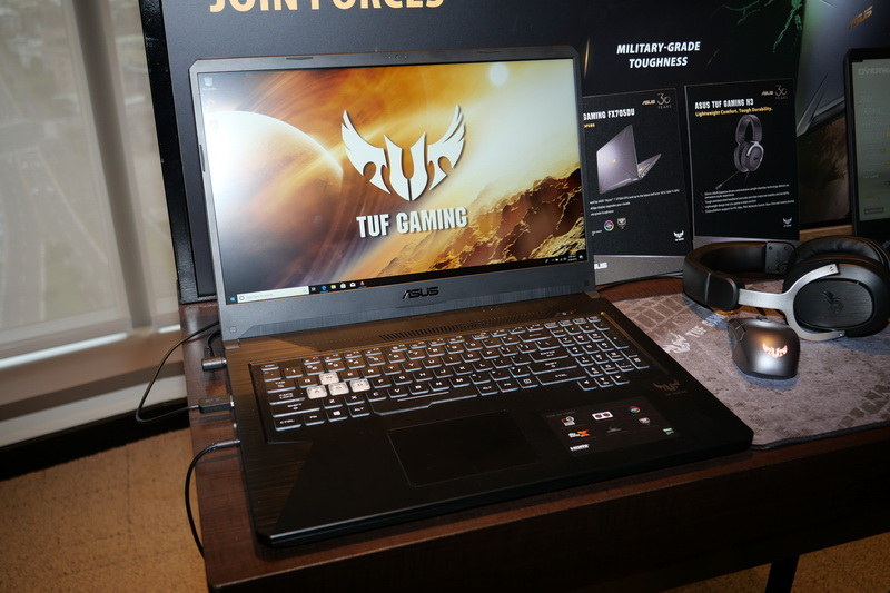 ミドルレンジゲーミングブランド「TUF Gaming」シリーズの新モデル、TUF Gaming FX705DU。CPUにRyzen 7 3750H、dGPUにGeForce GTX 1660 Tiを採用。ディスプレイは17型