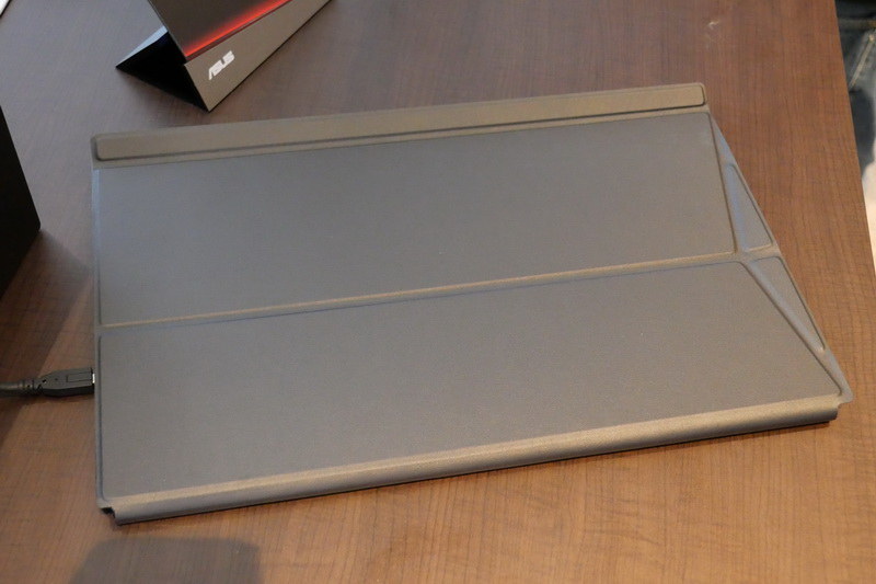 専用のカバーが付属する