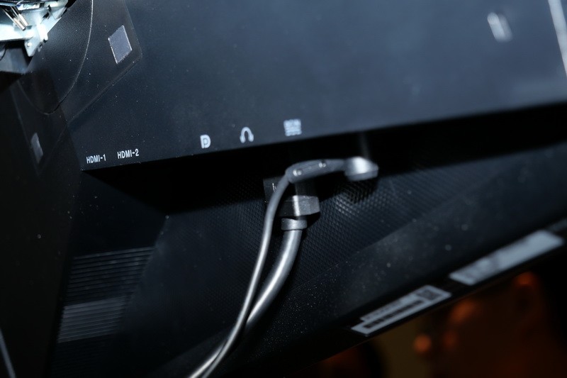 映像入力はHDMI×2とDisplayPortを用意