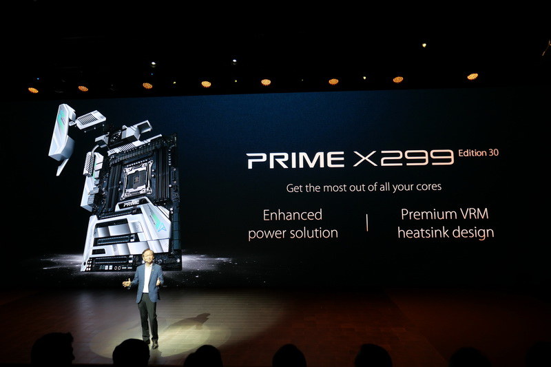 30周年記念マザーボードとして、ASUSのマザーボード関連技術を総動員して開発された「Prime X299 Edition 30」