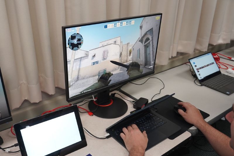 Gen11 GPU+Adaptive Syncのデモ