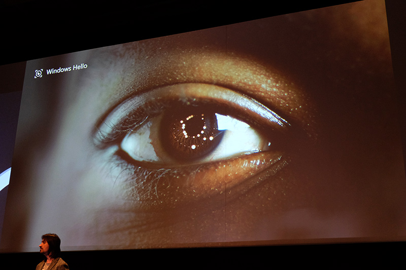 Windows Hello対応の虹彩認証